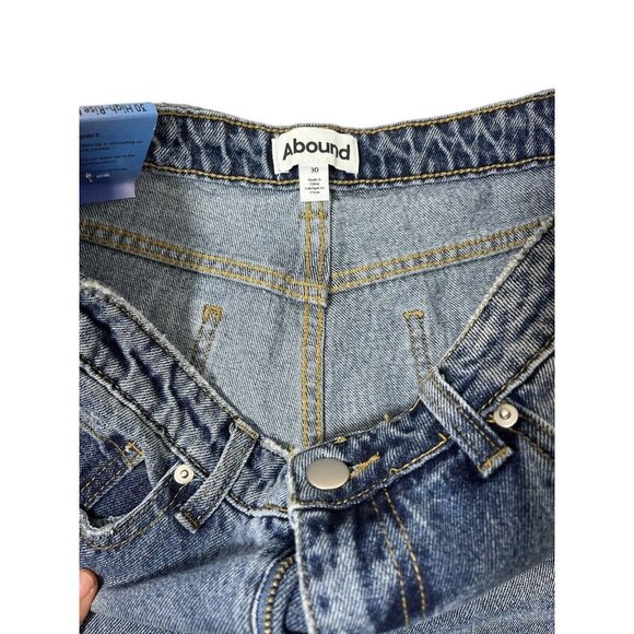 Abound Women's distressed light wash straight leg high rise mom jeans size 30 - Picture 4 of 7